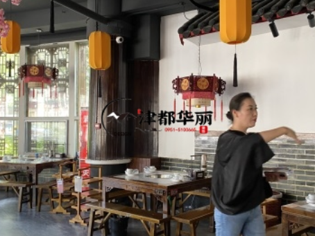 銀川裝修公司|銀川魚一火鍋店裝修設(shè)計(jì)現(xiàn)場(chǎng)量尺溝通